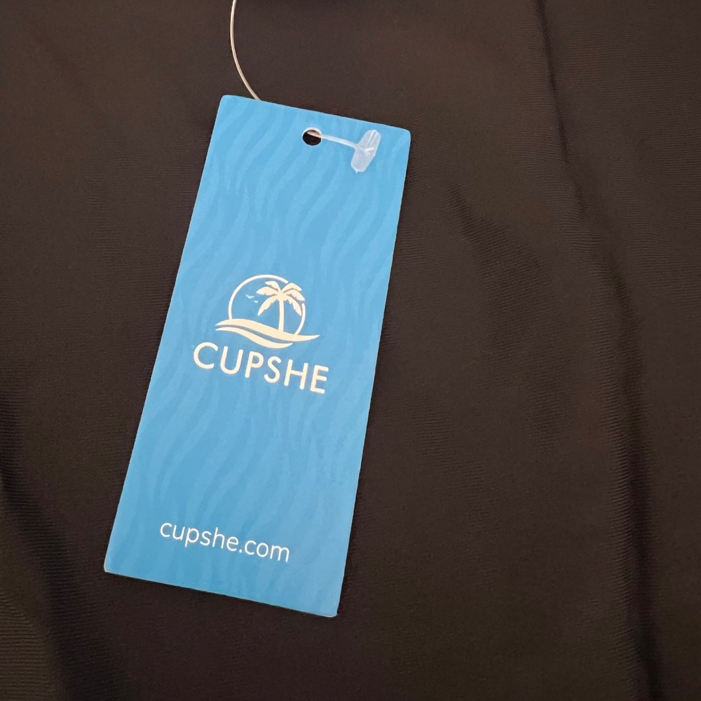 Cupshe Womens Black Ruched V-Neck One Piece Swimsuit Size Large  NWT - Picture 11 of 12